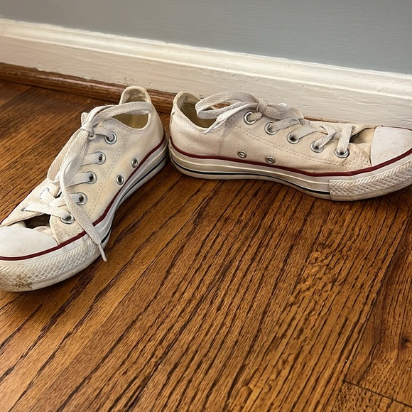 WHITE CONVERSE LOW TOP SNEAKERS - SIZE 5.5 - Picture 5 of 8